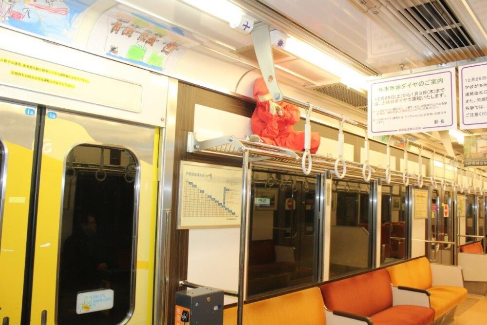 忍者電車車内