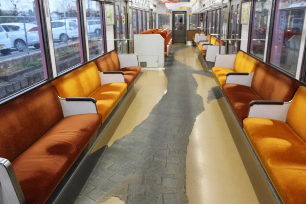 忍者電車車内