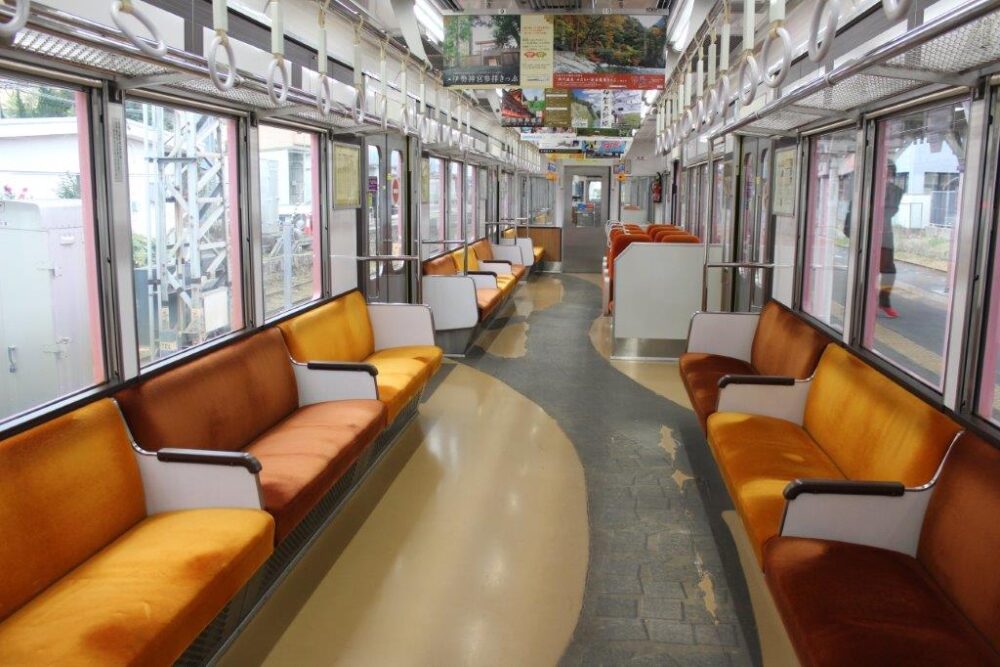 忍者電車車内