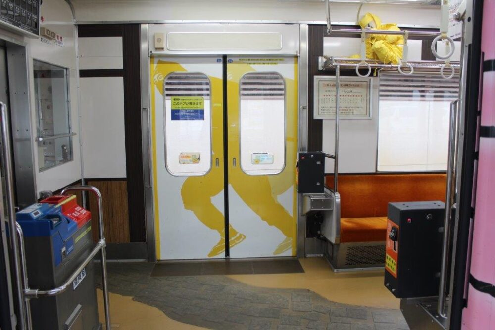 忍者電車車内