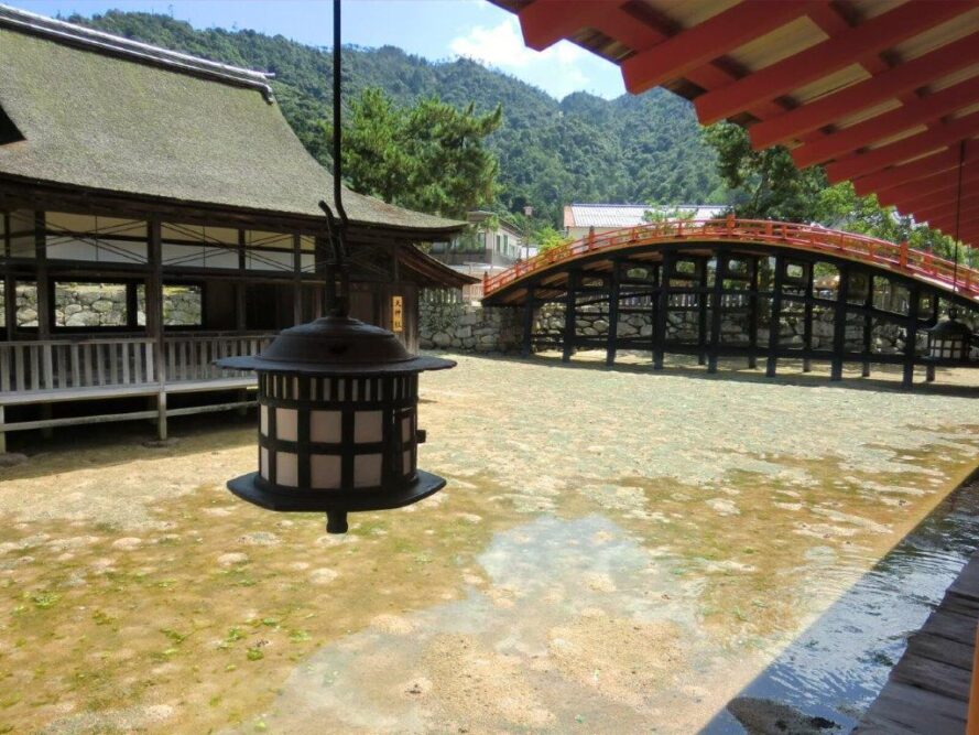厳島神社