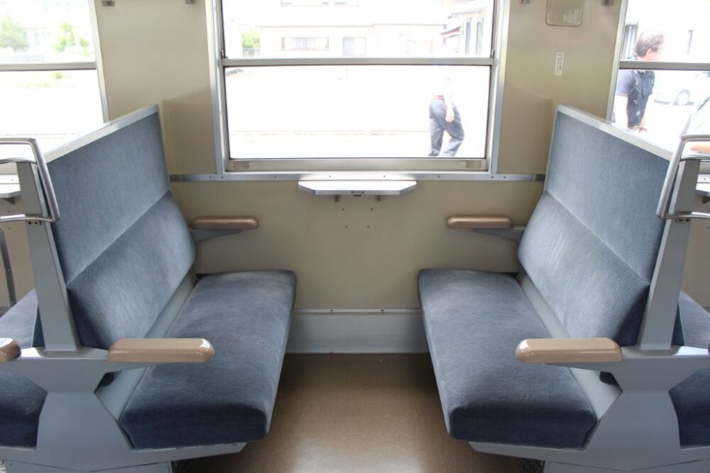 SLかわね路12系車内