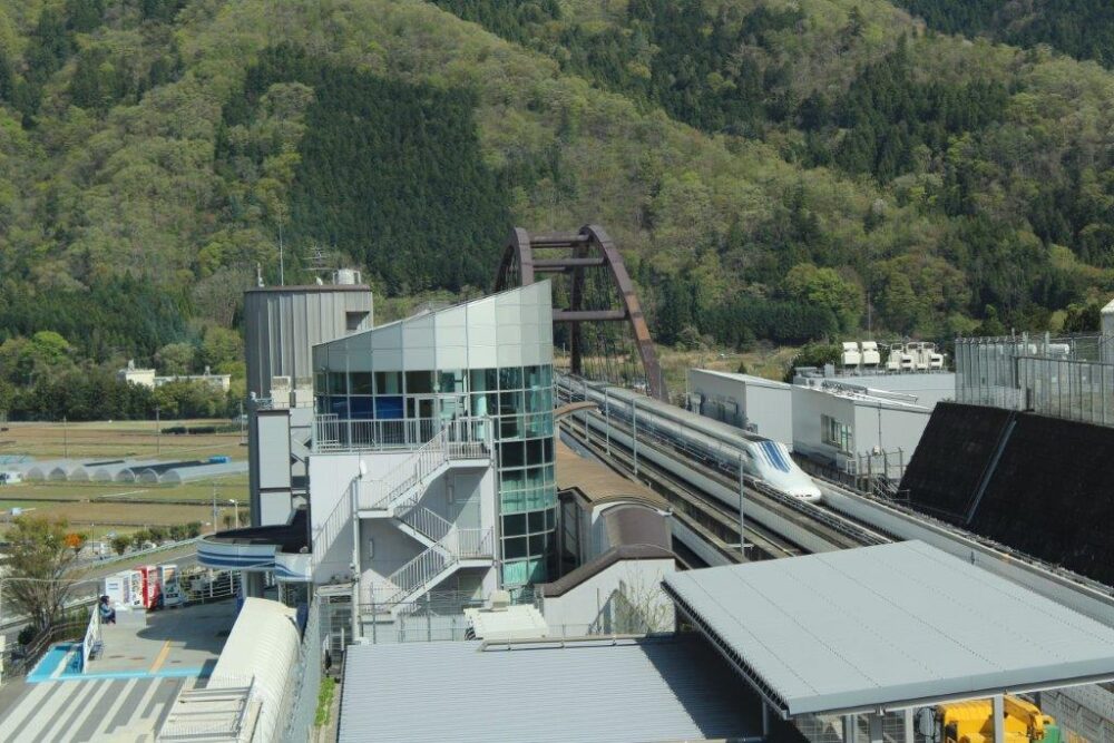 山梨県立リニア見学センター
