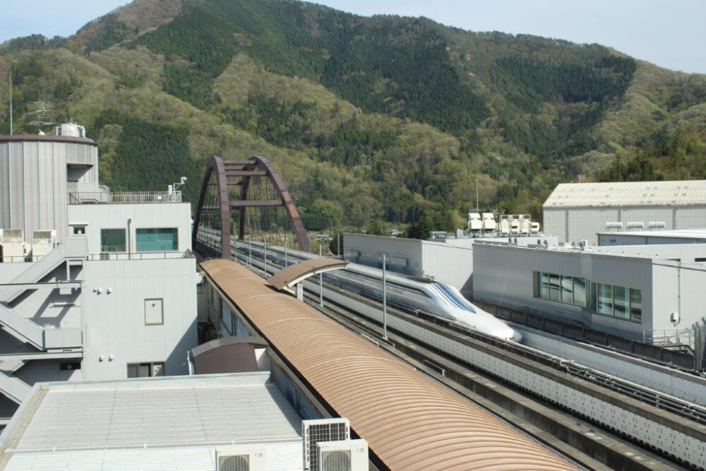 山梨県立リニア見学センター